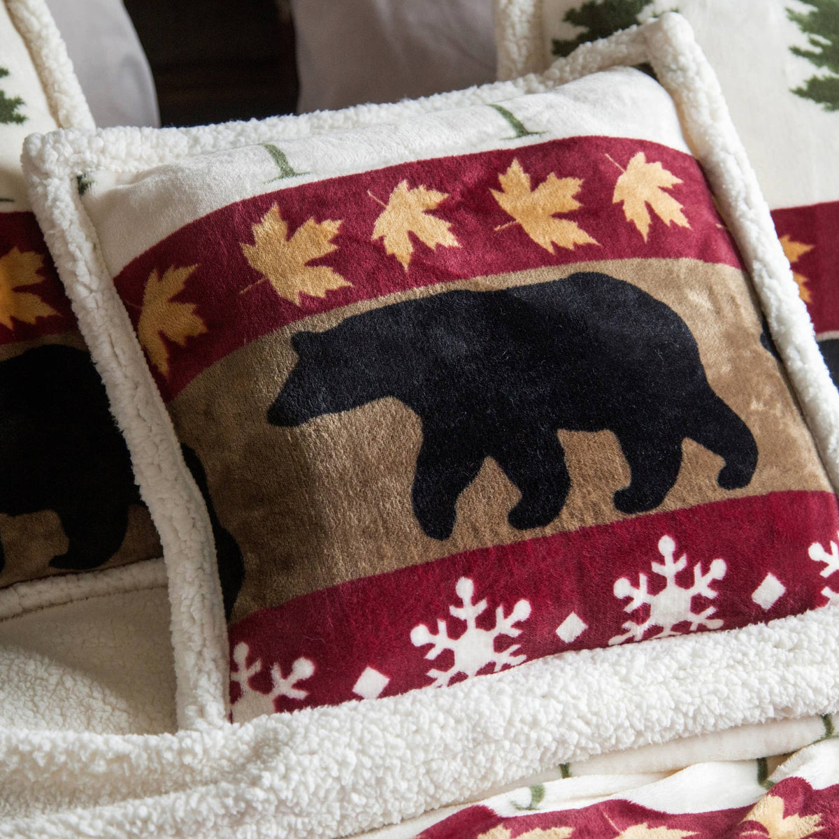 Coussin carré sherpa Tall Pine Ours