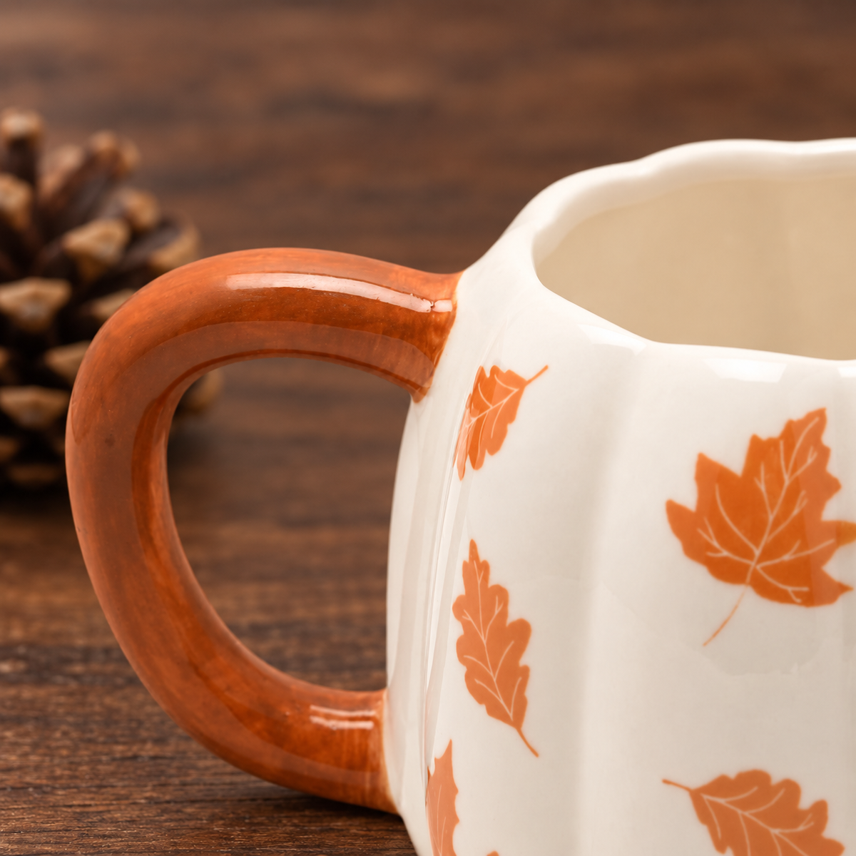 Mug citrouille blanche à feuilles oranges