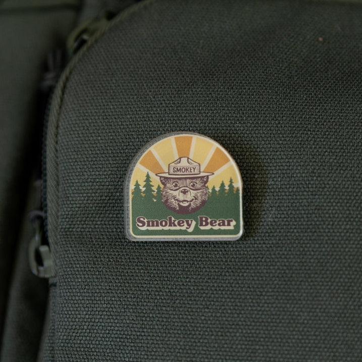 Pin's en acrylique Collection "Smokey Bear"