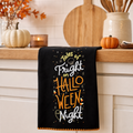 Torchon brodé "Tales of Fright on Halloween Night"